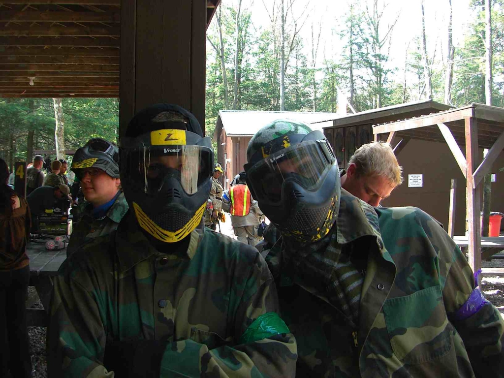 Basti und ich in voller Montur. War mir bisher gar nicht bewusst, dass ich Schal und Mütze in Tarnfarben besitze